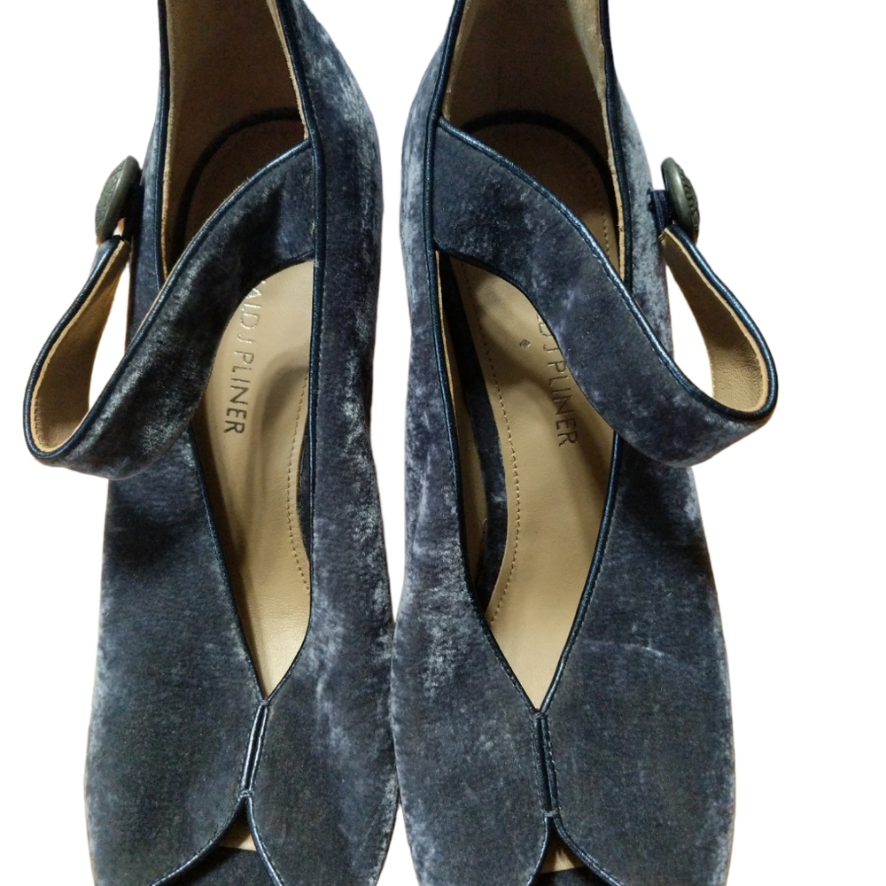 Donald Pilner Navy Blue Velvet Heels Womans SZ 6